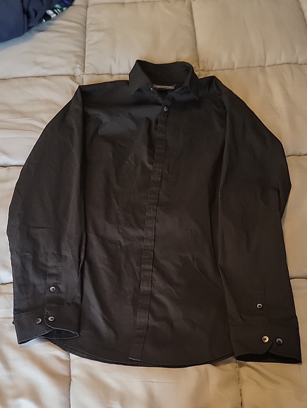 Van Heusen Black Long-Sleeve Button Down Shirt